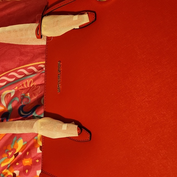 Tote - Picture 2 of 7